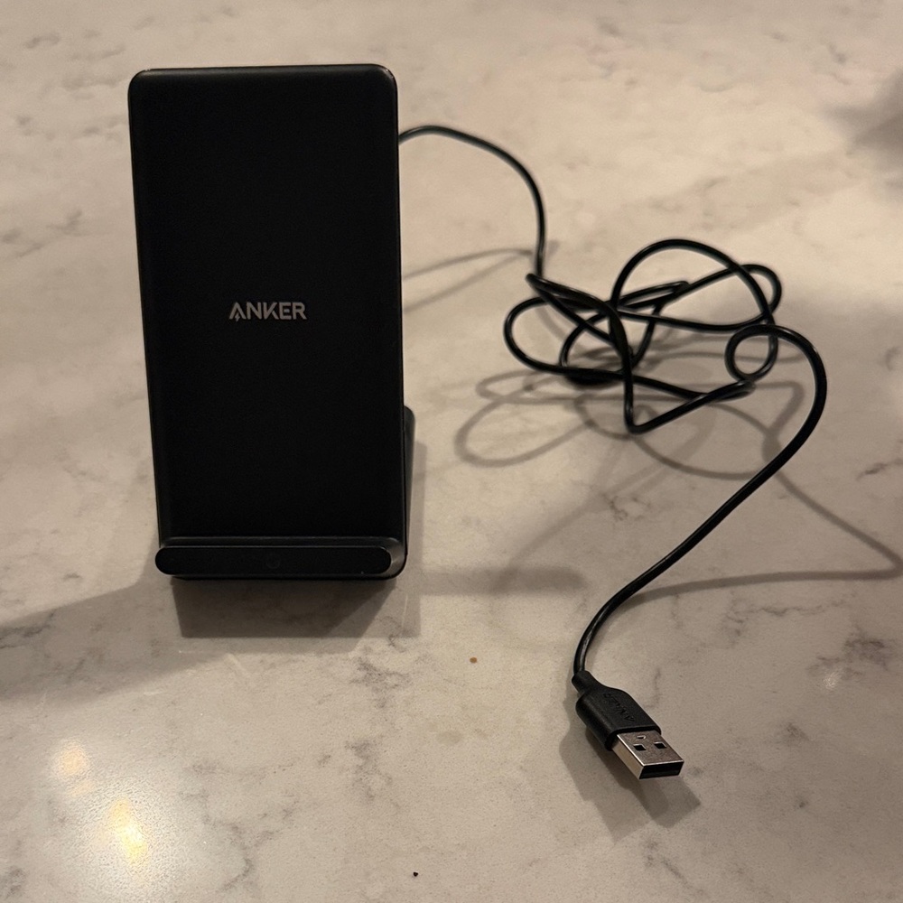 Anker Black Stand Wireless Charger with USB Cable